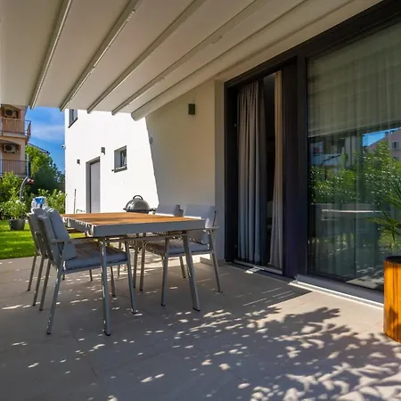 Piano Apartment