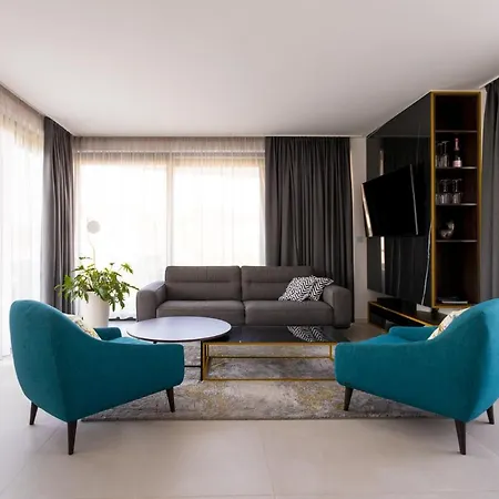 Piano Apartment Vantacici