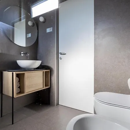 Piano Apartment Vantacici